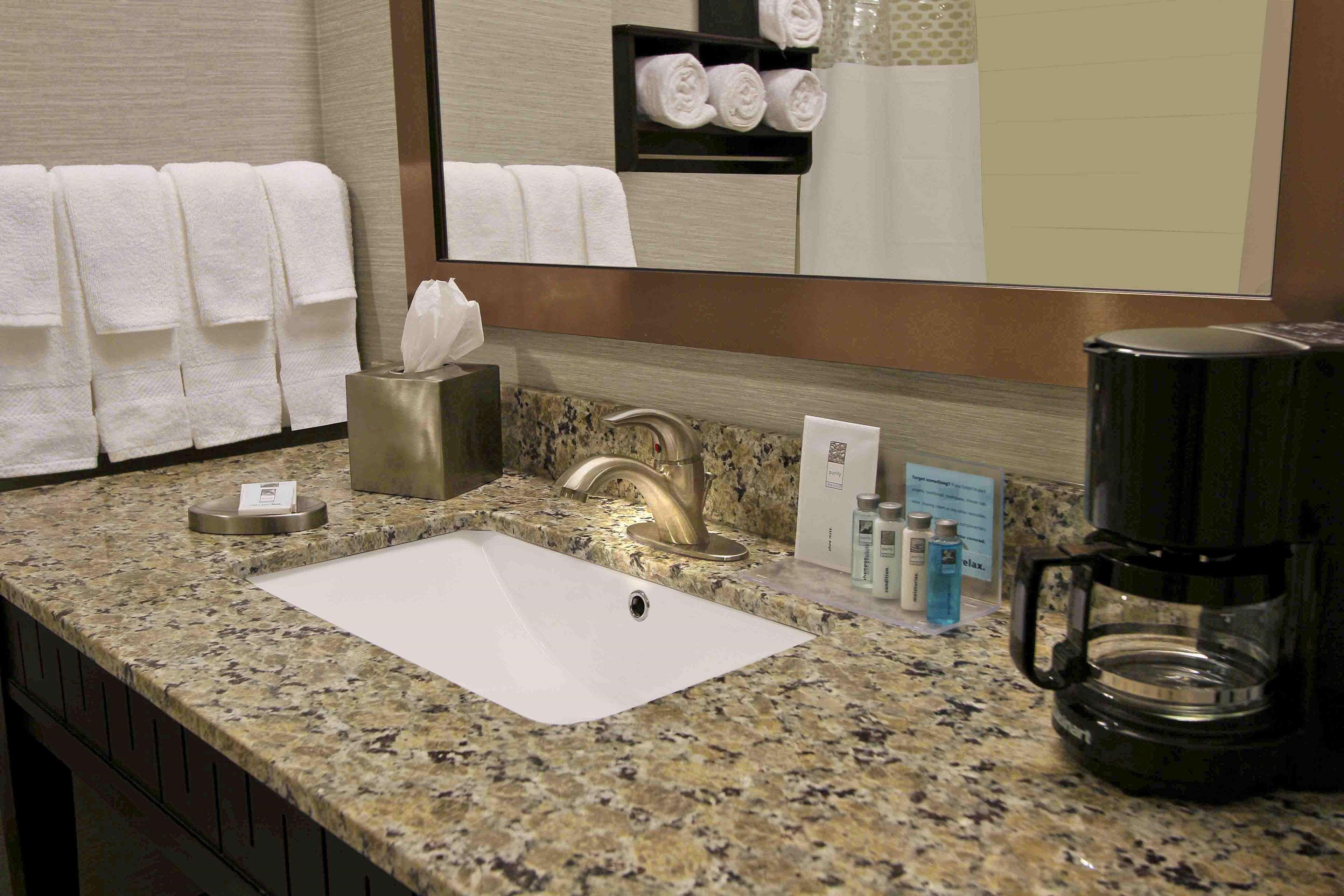 Hampton Inn & Suites Winnie Habitación foto