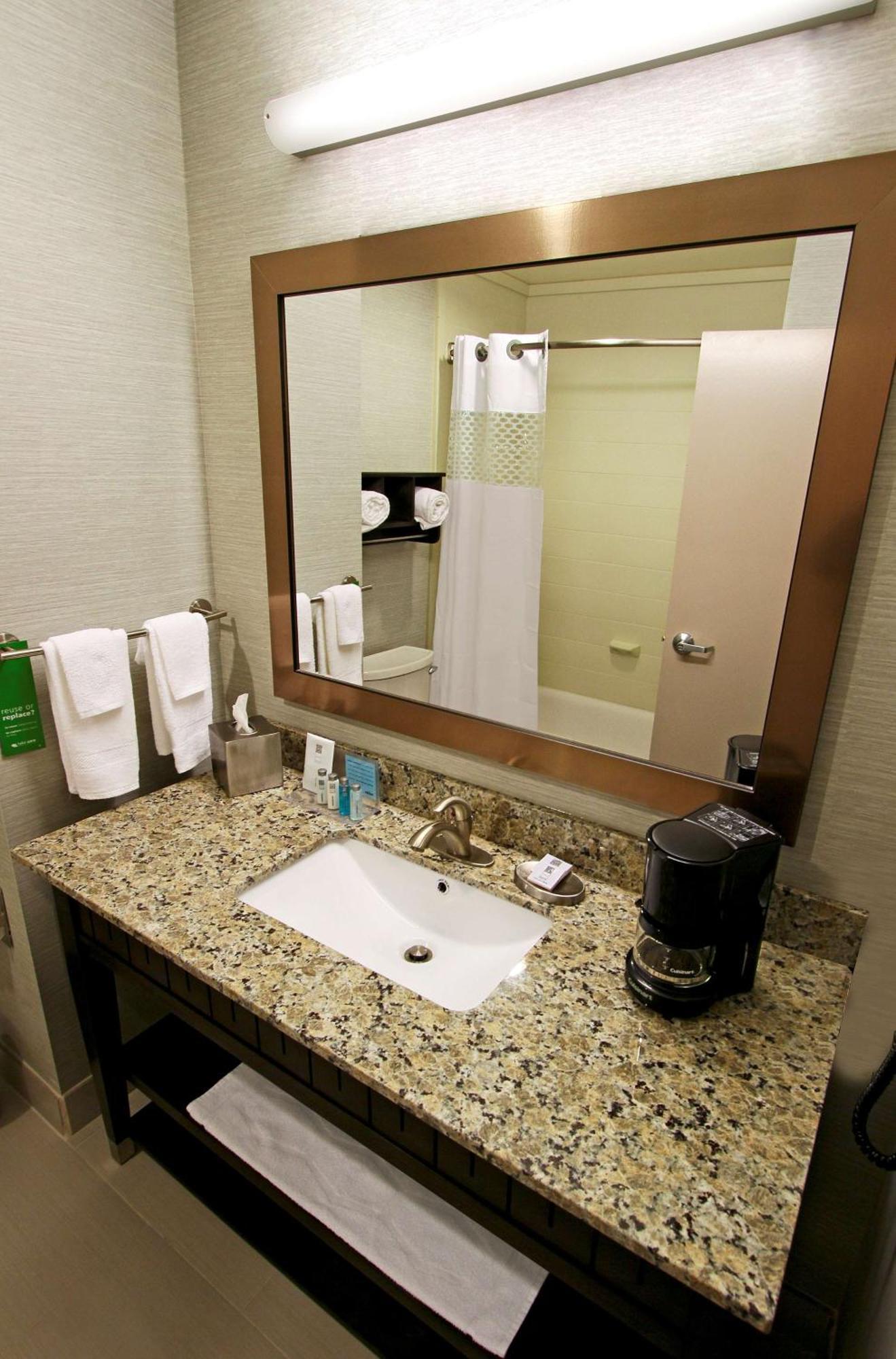 Hampton Inn & Suites Winnie Exterior foto